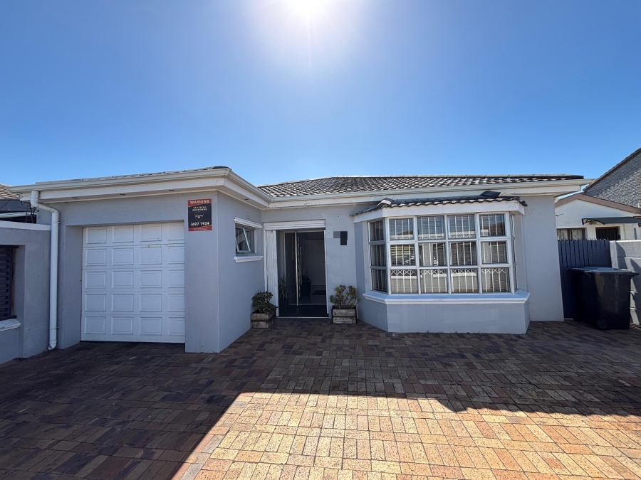 4 Bedroom Property for Sale in Surrey Estate Western Cape